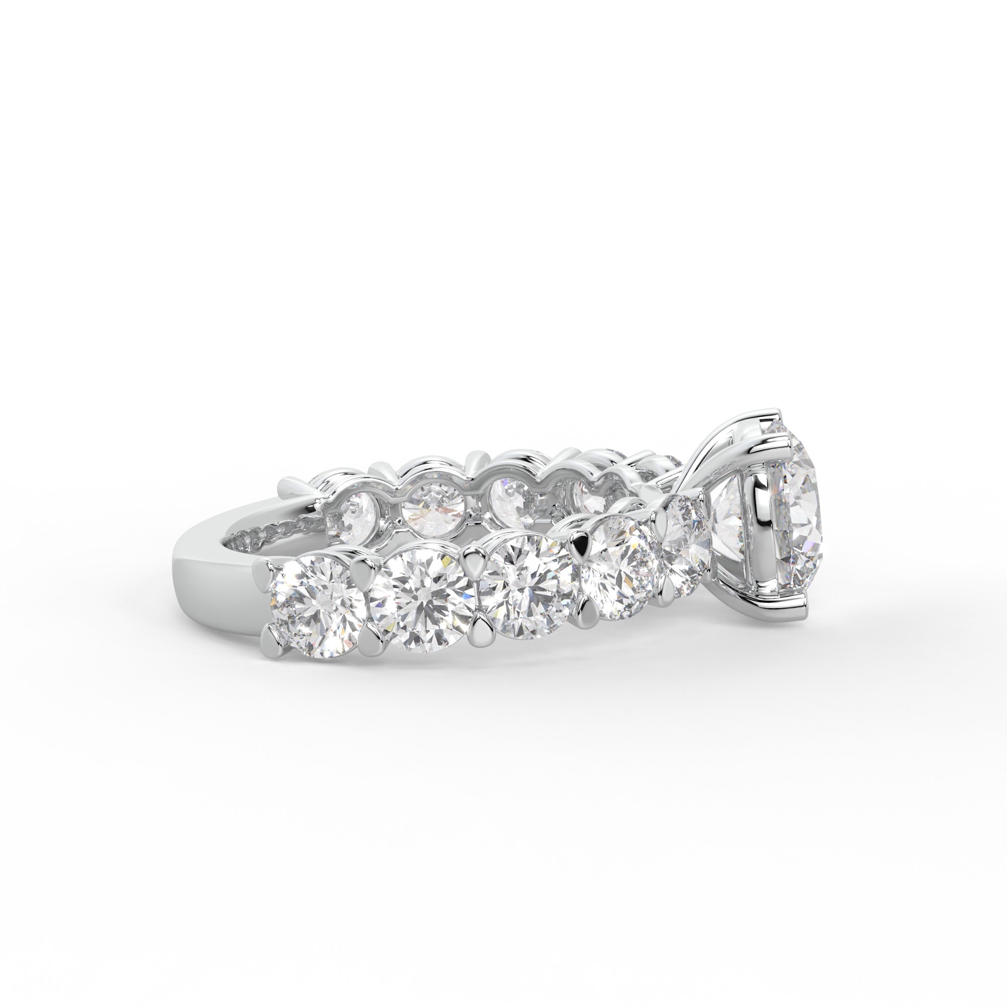 Round Diamond Engagement Ring with Graduated Side Stones